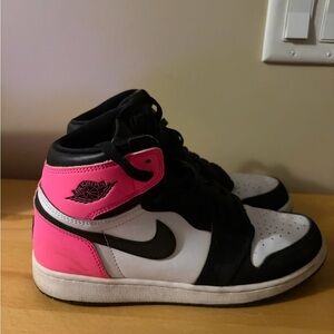 Nike Air Jordan 1 Retro High OG 'Valentine's Day' Pink 881426-009 GS Size 7Y